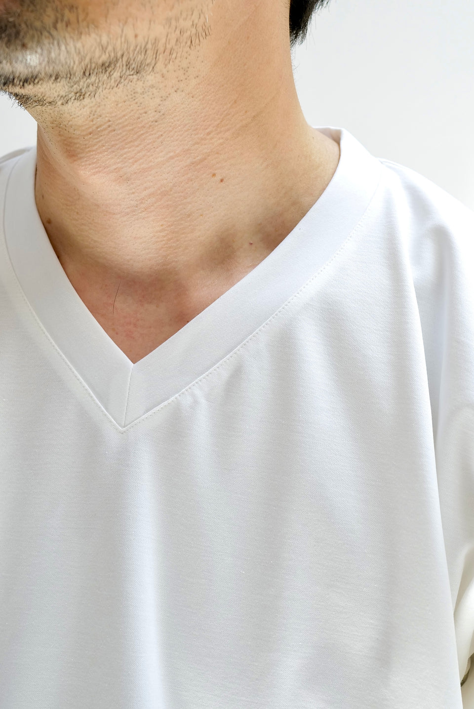 CHAMP V NECK T-SHIRT